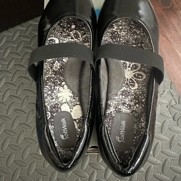 SoftWalk Black Flats with Elastic Patent leather - Picture 6 of 8